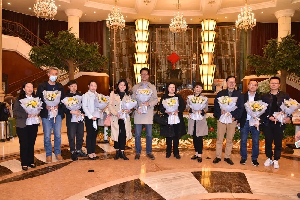 南京医科大学第二附属医院抗疫队员重返黄石，共赴一场春天的约定！