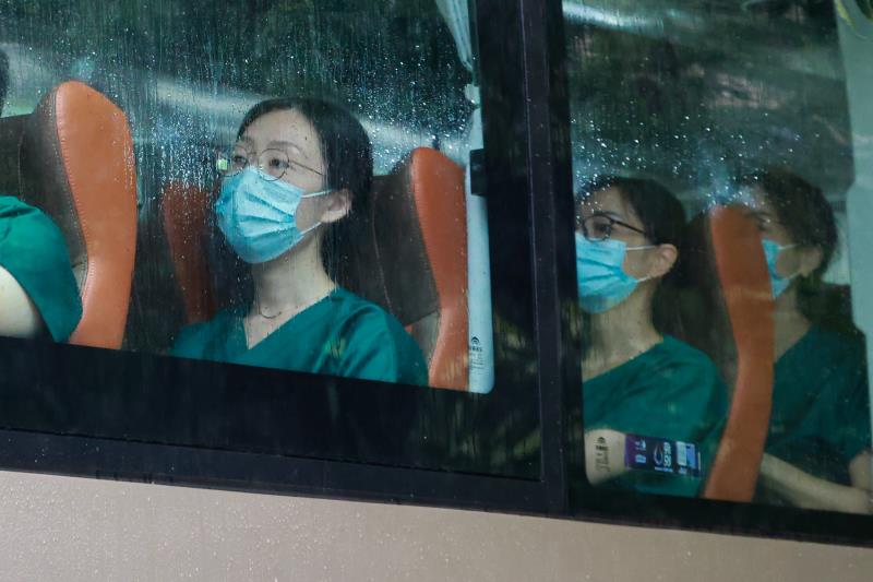南京市儿童医院 50 名医护支援溧水核酸采集