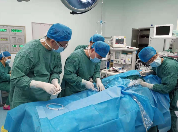 西安交通大学第二附属医院成功实施一例严重压迫气管的甲状腺巨大肿瘤切除术