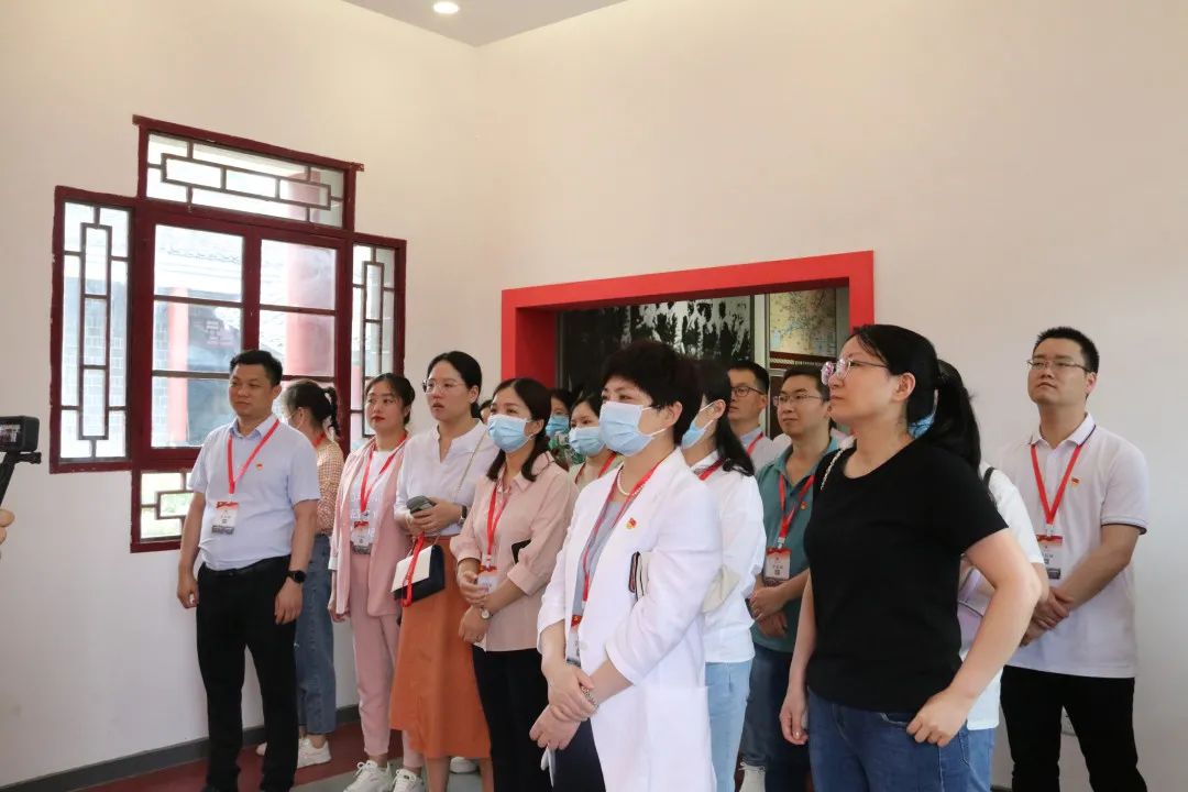 河南信合医院开展庆祝建党 100 周年暨学党史，缅先烈活动