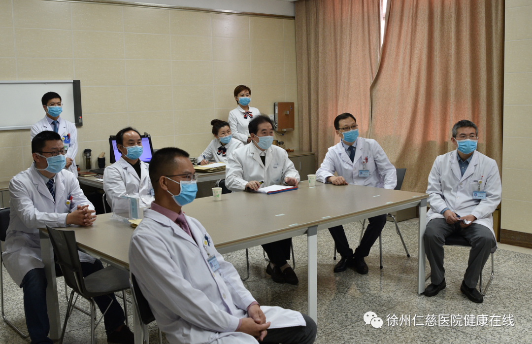 中国肿瘤整形外科学奠基者和创始人周晓教授莅临徐州仁慈医院进行学术指导