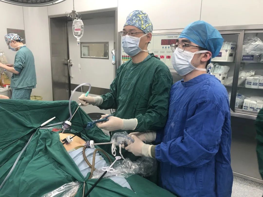 杭州市第一人民医院专家是这样治疗肝癌的：先把「好」肝养大，再把「坏」肝切除
