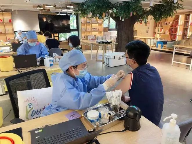 同济大学附属同济医院顺利完成新冠疫苗接种医疗保障工作