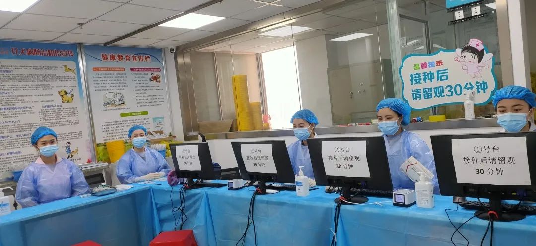 沈阳爱尔眼科医院医护人员全力驰援核酸检测工作和新冠疫苗接种工作