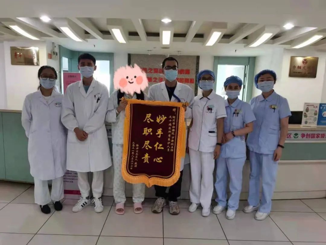 历经 2 小时，湖州市妇幼保健院从她腹中取出 47 枚子宫肌瘤