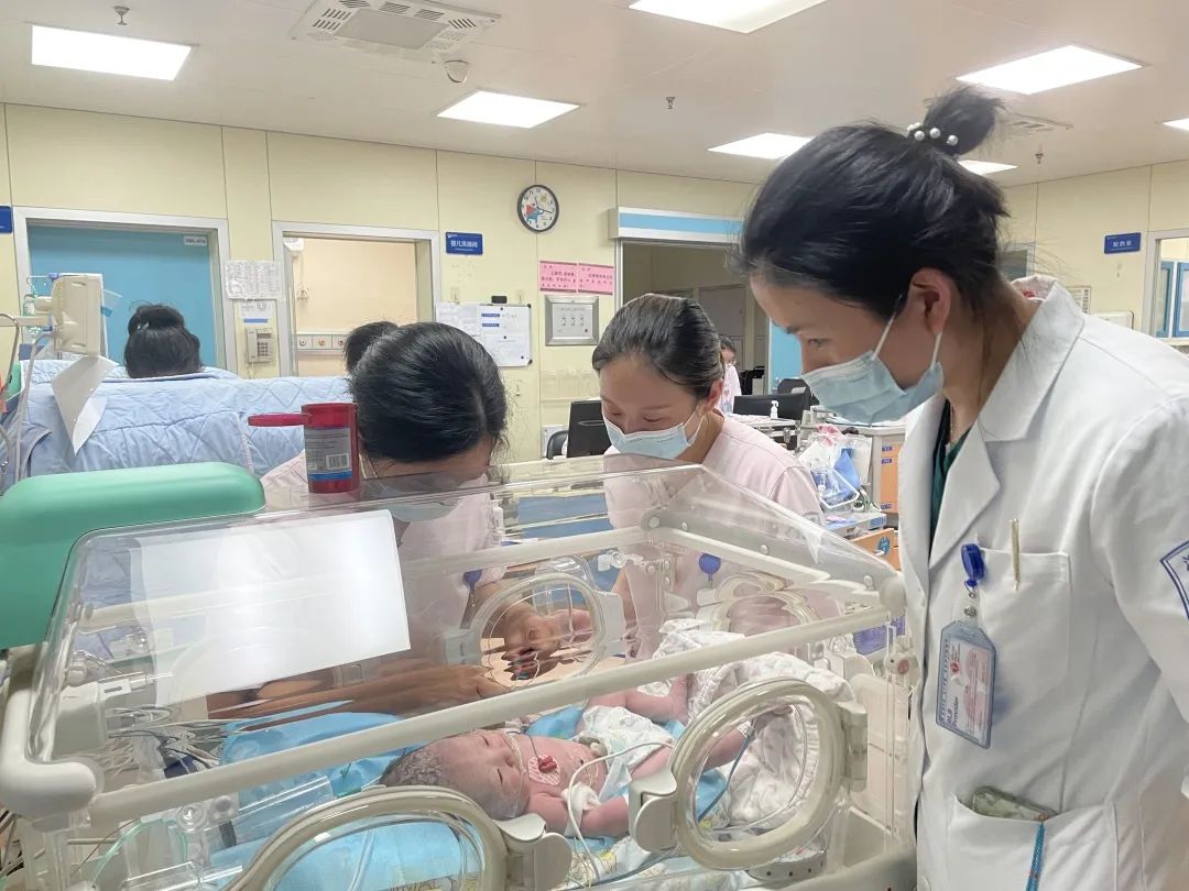 浙江大学医学院附属第四医院成功开展浙中首例新生儿膈疝手术