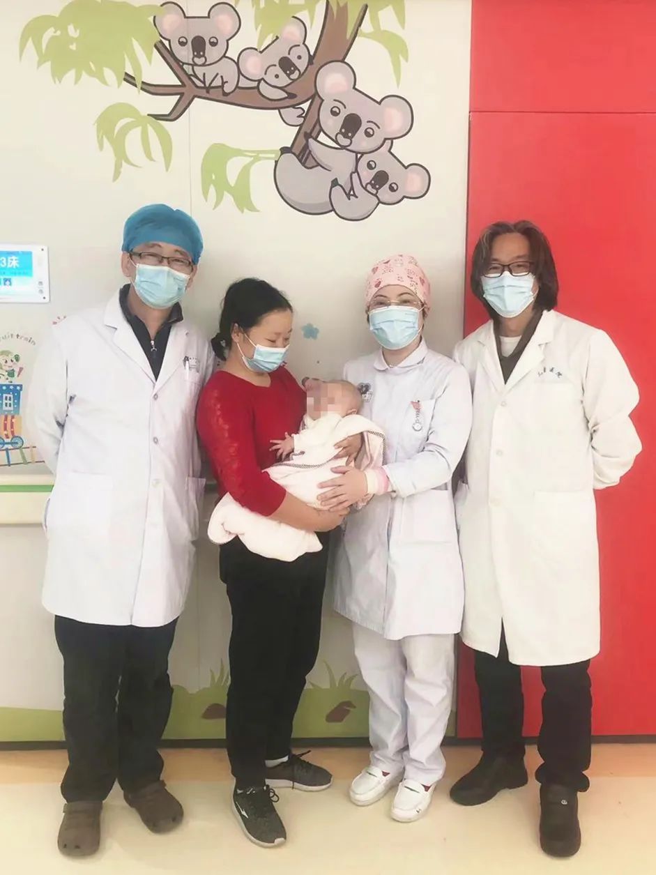 南京市儿童医院完成一例低体重新生儿巨大肝母细胞瘤手术