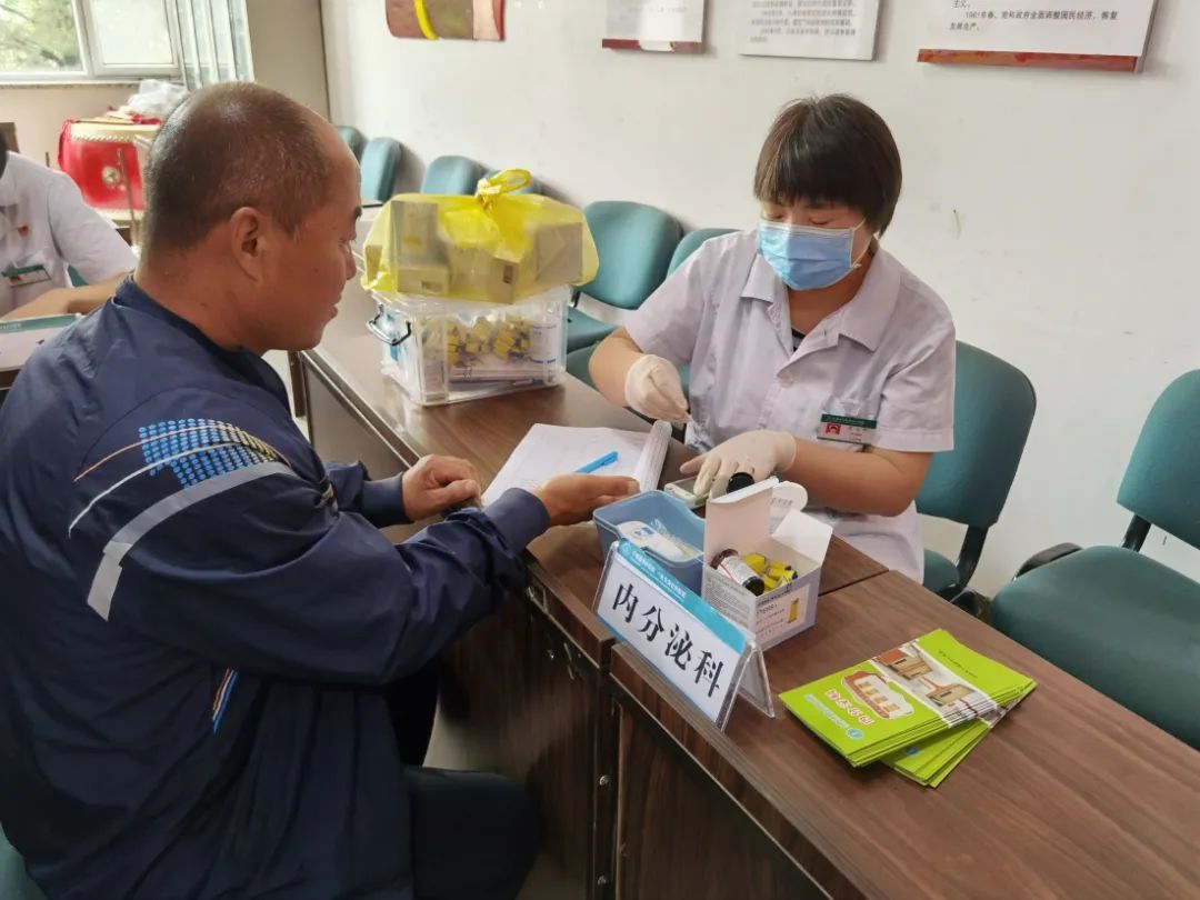 赤峰市宁城县中心医院：「宁医金丝带健康行」活动之走进大城子镇瓦中村