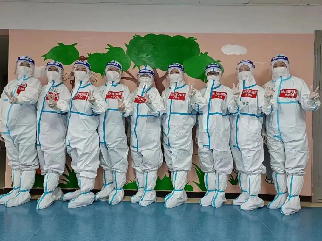 郑州大学第三附属医院小儿心胸外科的逆行「天使」们