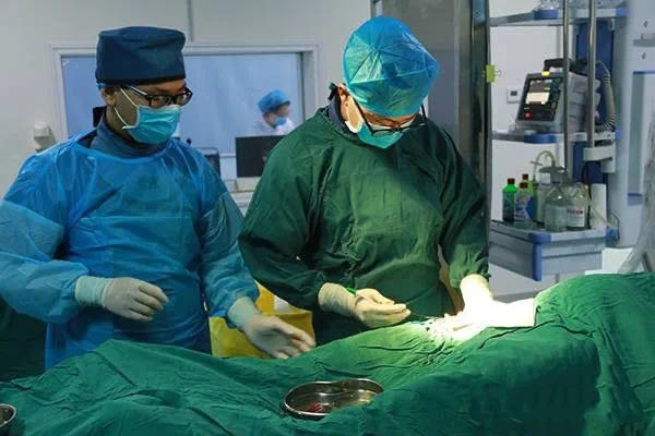 河南信合医院成功为患者施行基底动脉尖动脉瘤介入栓塞术
