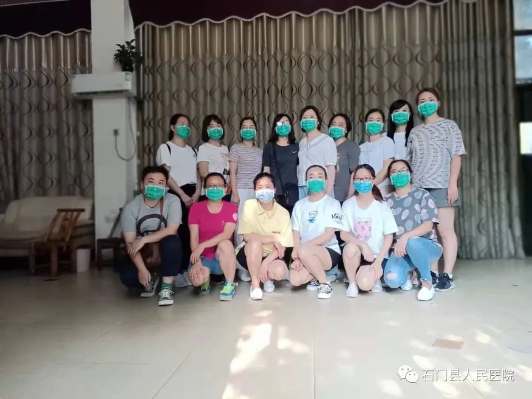 看完这些照片泪目！今天，石门县人民医院 16 名护理人员驰援常德！