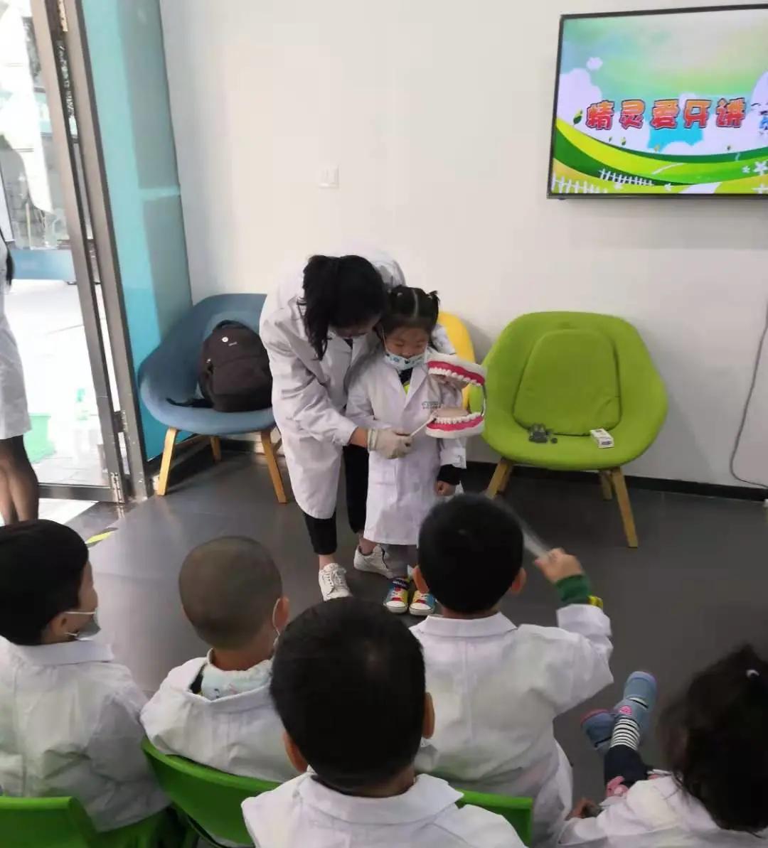 武汉健高爱瑞家儿科举办「小小医生职业体验活动」