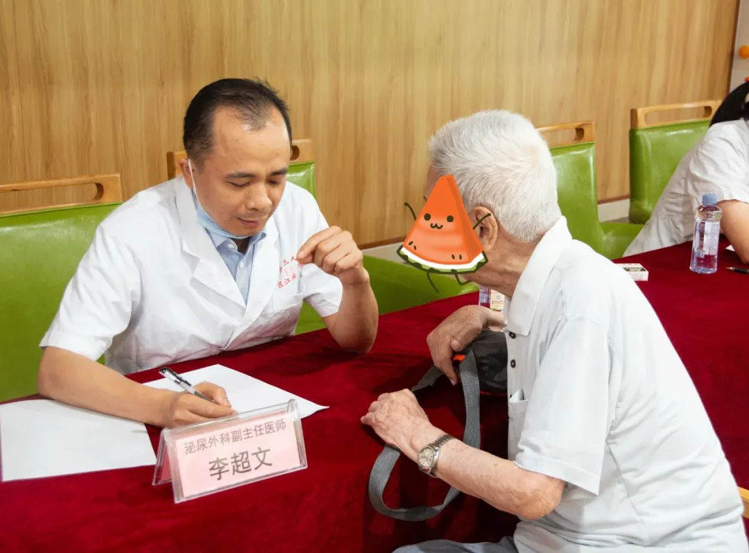 感恩父亲节 携手送健康 | 广西江滨医院开展父亲节义诊活动