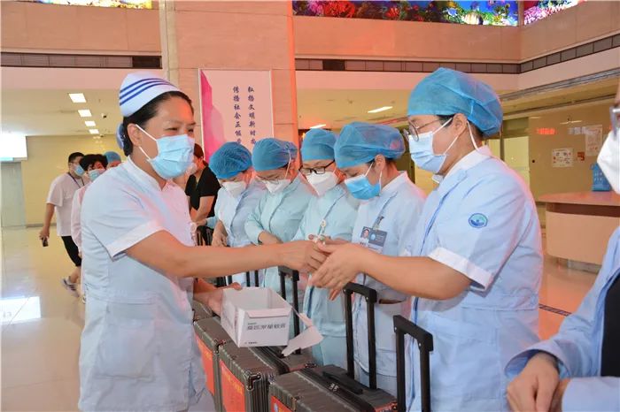 闻令而动，听令而行！郑州市第二人民医院白衣天使身披「战甲」，整装出发！