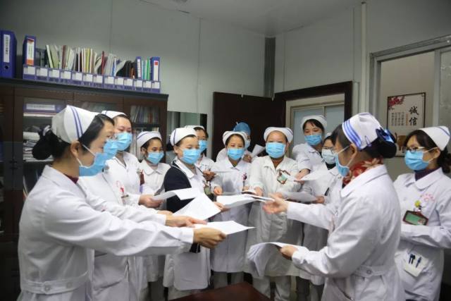 贺州市中医医院首批援鄂抗疫医疗队集结完毕