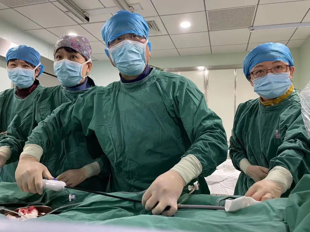同济大学附属同济医院心血管内科顺利完成 2021 年上海市第一台无导线起搏手术