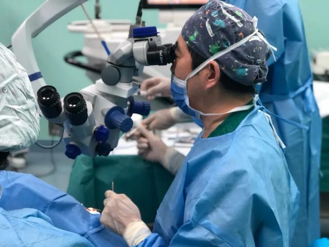 国内首批新一代三焦点人工晶体植入术在沈阳爱尔眼科医院顺利完成