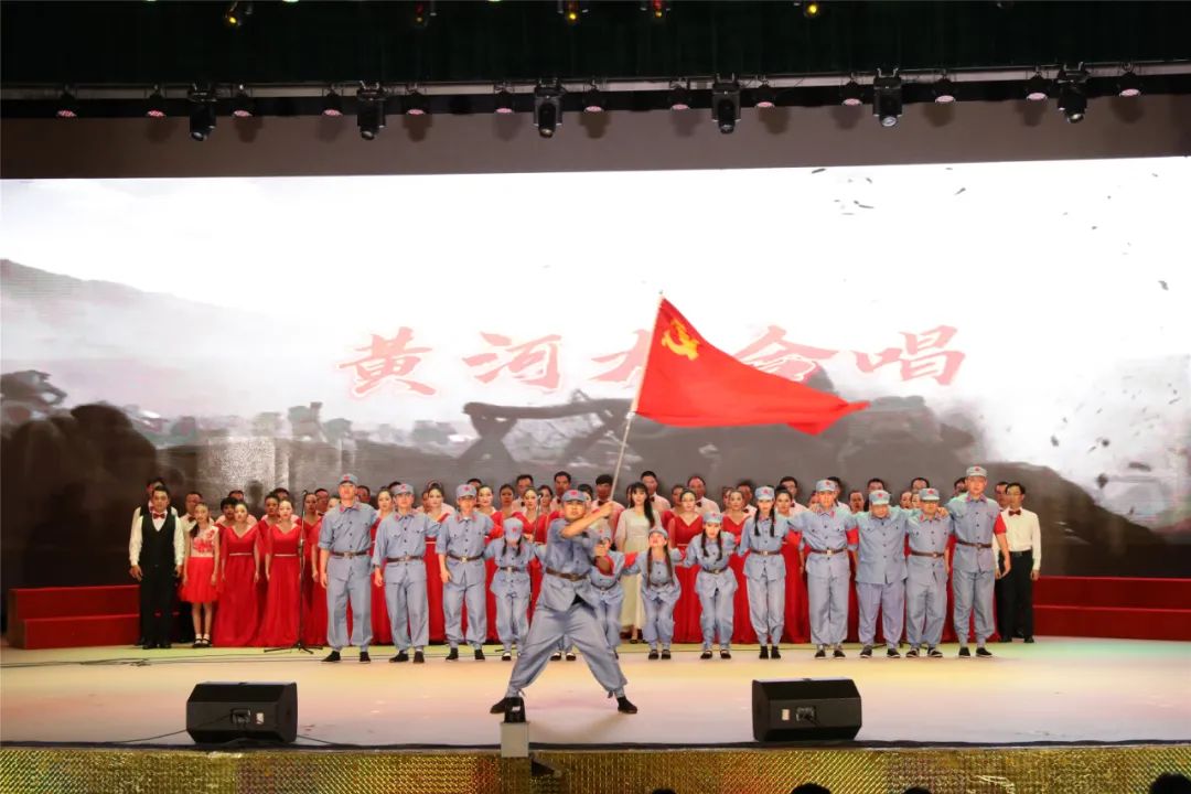 广西医科大学第一附属医院举办「七一」表彰大会暨庆祝中国共产党成立 100 周年文艺晚会