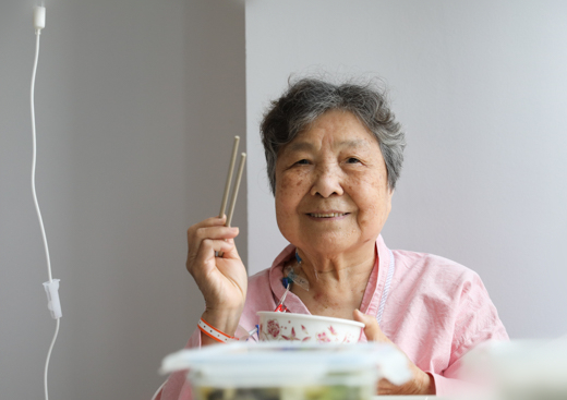重庆 88 岁「算盘奶奶」患结肠癌，慕名到北部宽仁医院做手术