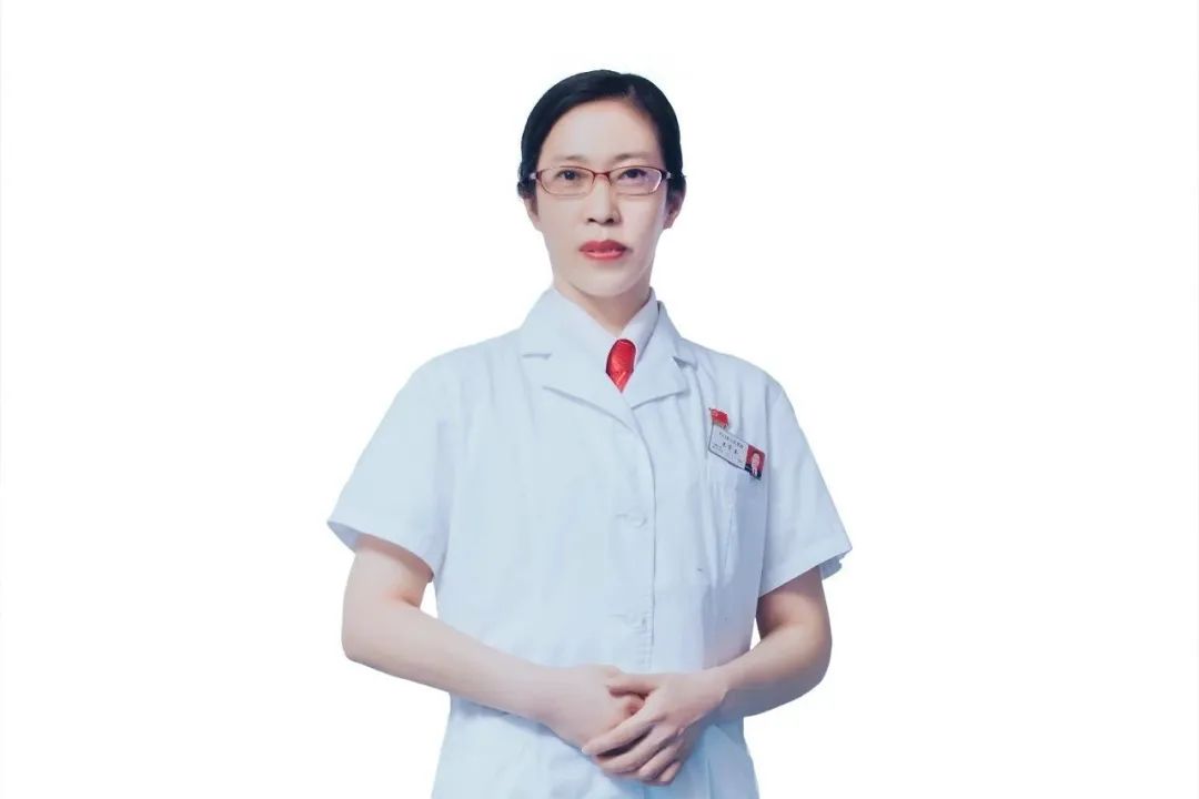 庆祝中国医师节，石门县人民医院 25 名医师受表彰