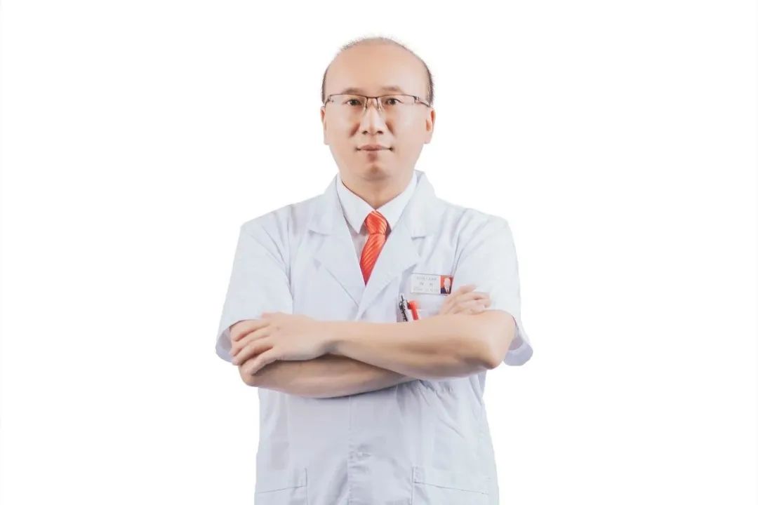 庆祝中国医师节，石门县人民医院 25 名医师受表彰