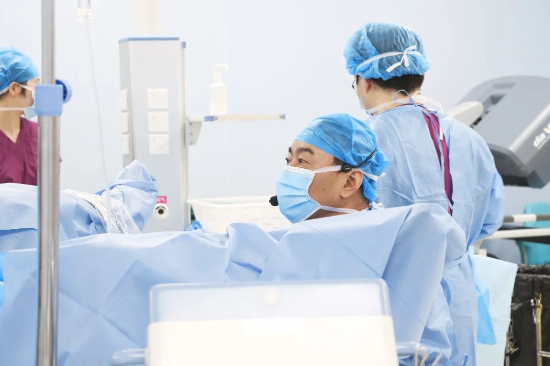 陕西省非公立医疗机构协会泌尿外科专业委员会首届钬激光前列腺剜除及相关技术学术培训班在西安高新医院顺利举办