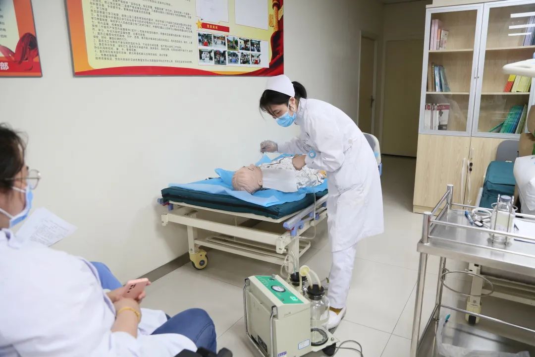 以考促练谋发展，上海海华医院开展护理人员急救技能操作及理论考核