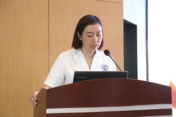 川泌举行新冠病毒防控工作阶段性总结暨护士节表彰大会