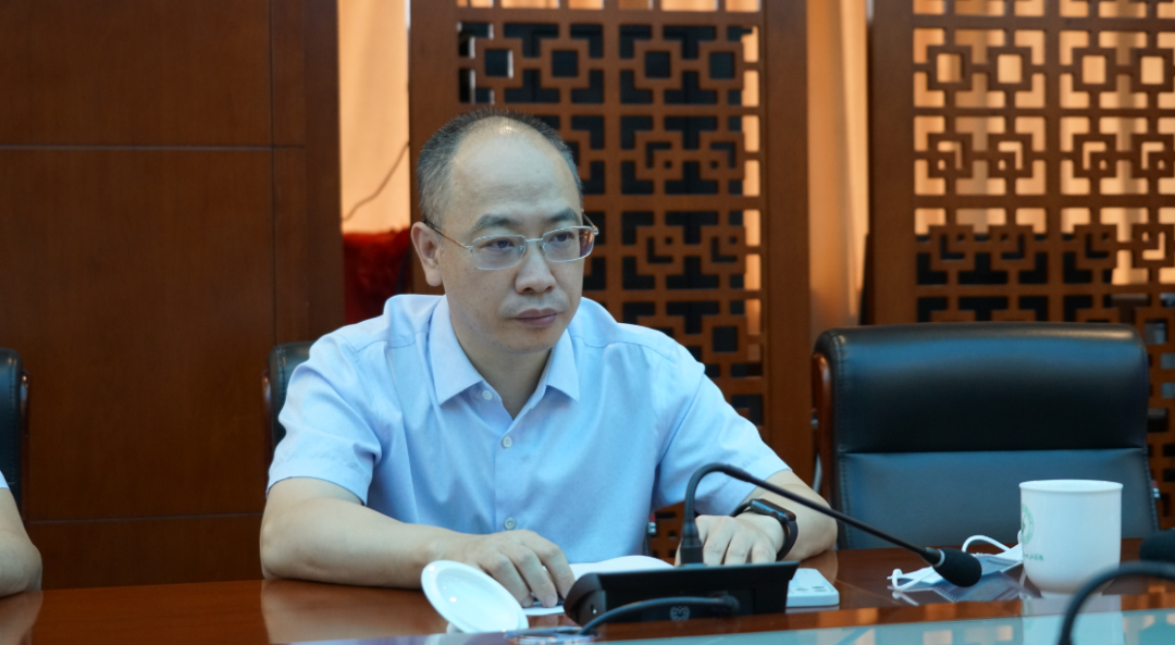 喀什地区第一人民医院召开班子成员履行「一岗双责」工作汇报会