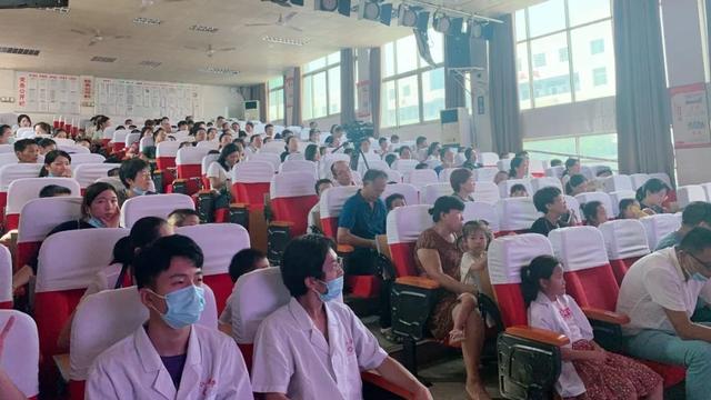 福建国药东南医院联合涵江实验小学共同开展「小小牙医」活动