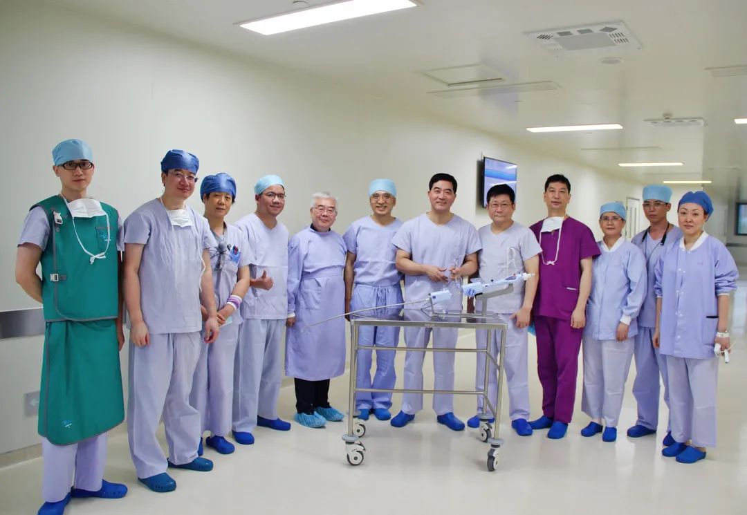 上海德达医院成功完成一例高难度 MitraClip 经导管二尖瓣钳夹手术
