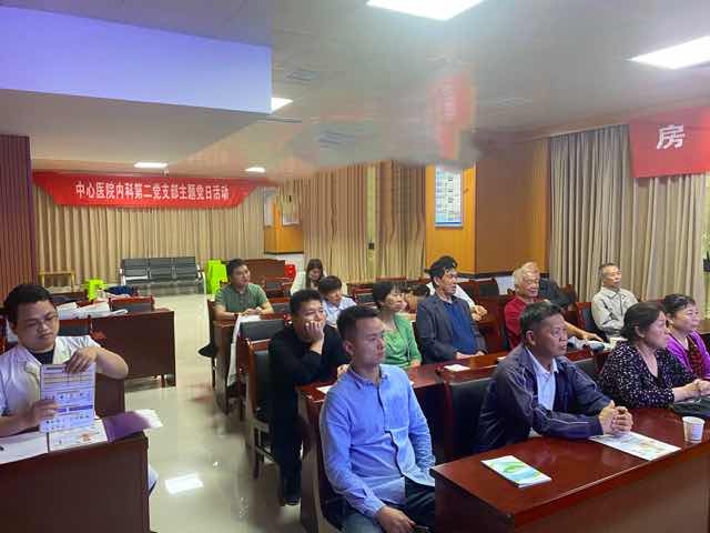 郴州市第一人民医院义诊进社区，为居民守好「健康门」 