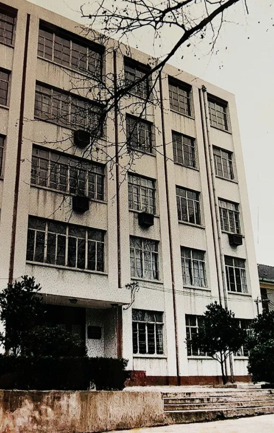 南京医科大学第二附属医院历经 70 年岁月流转，会留下怎样的痕迹？