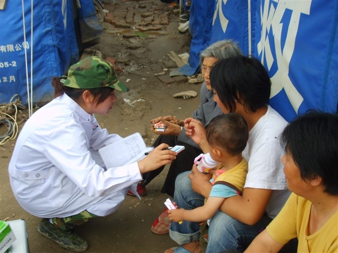 济南市二院白内障科护士长刘燕被评为市级最美护士