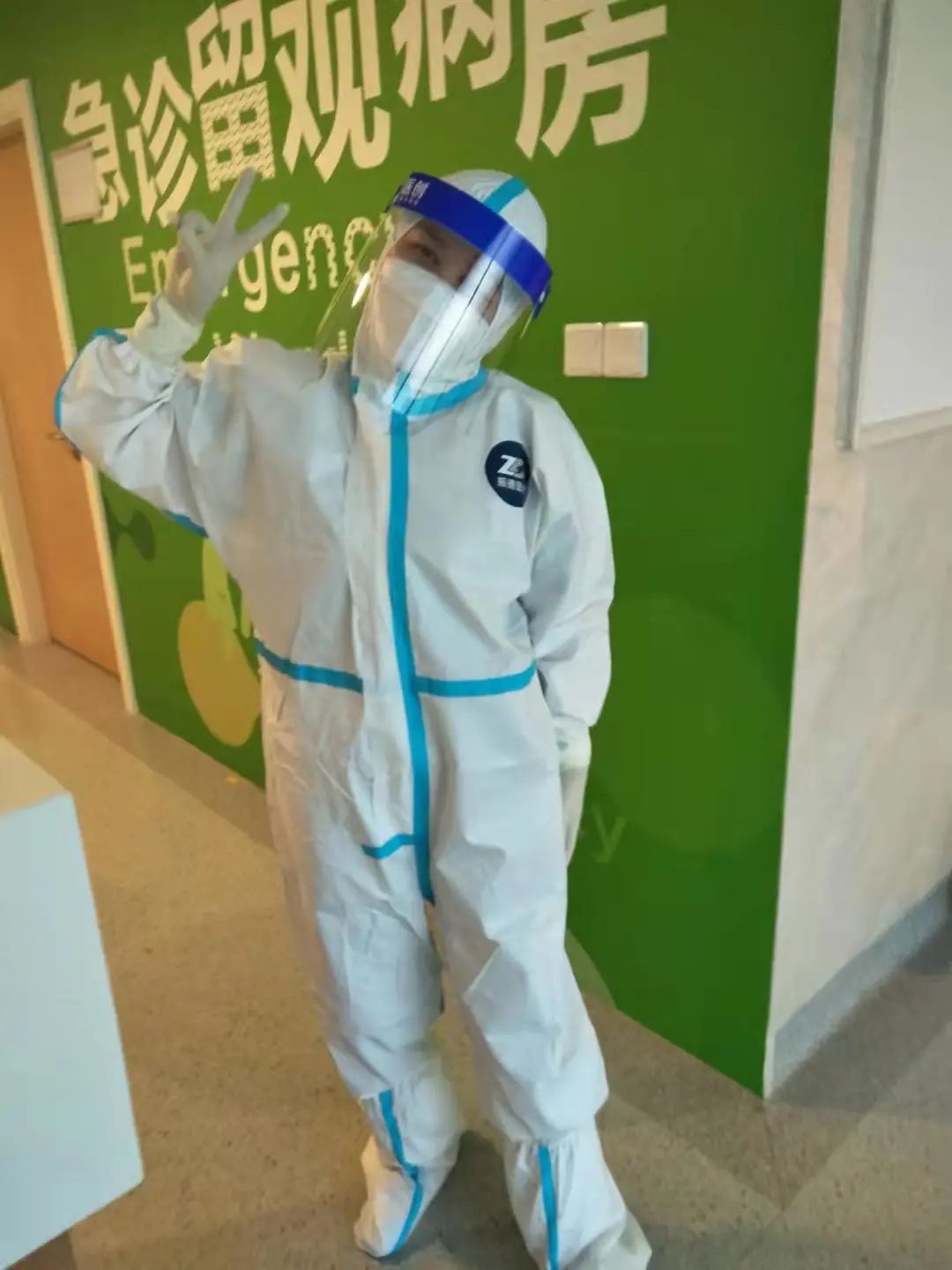 隔离病房里的守护者：是护士，还是「全能管家」