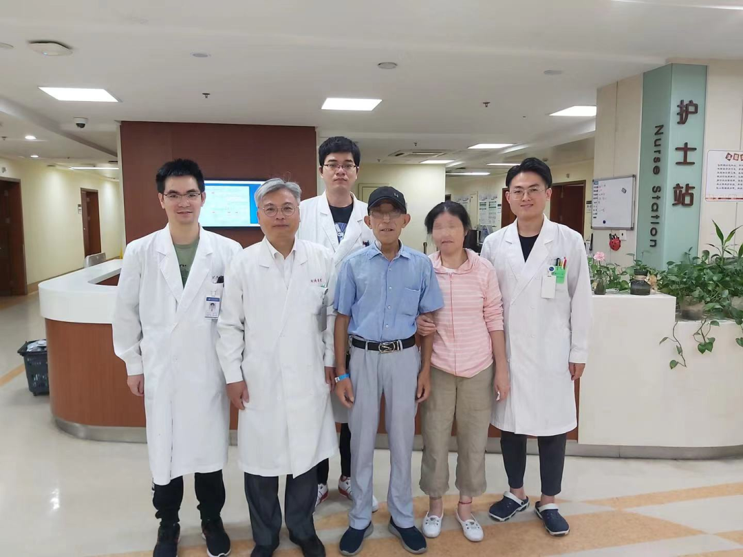 上海市同济医院普通外科成功实施 1 例 3D 腹腔镜辅助下全胃及脾胰体尾切除术