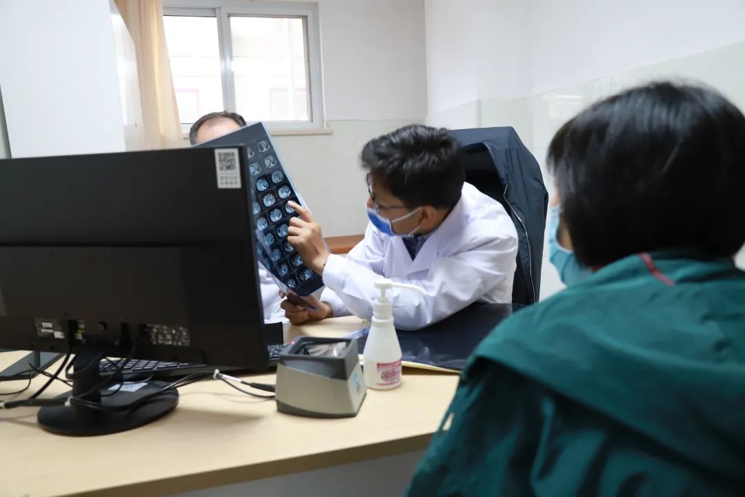 河南省人民医院肝胆胰腺外科专家定期莅临登封市人民医院