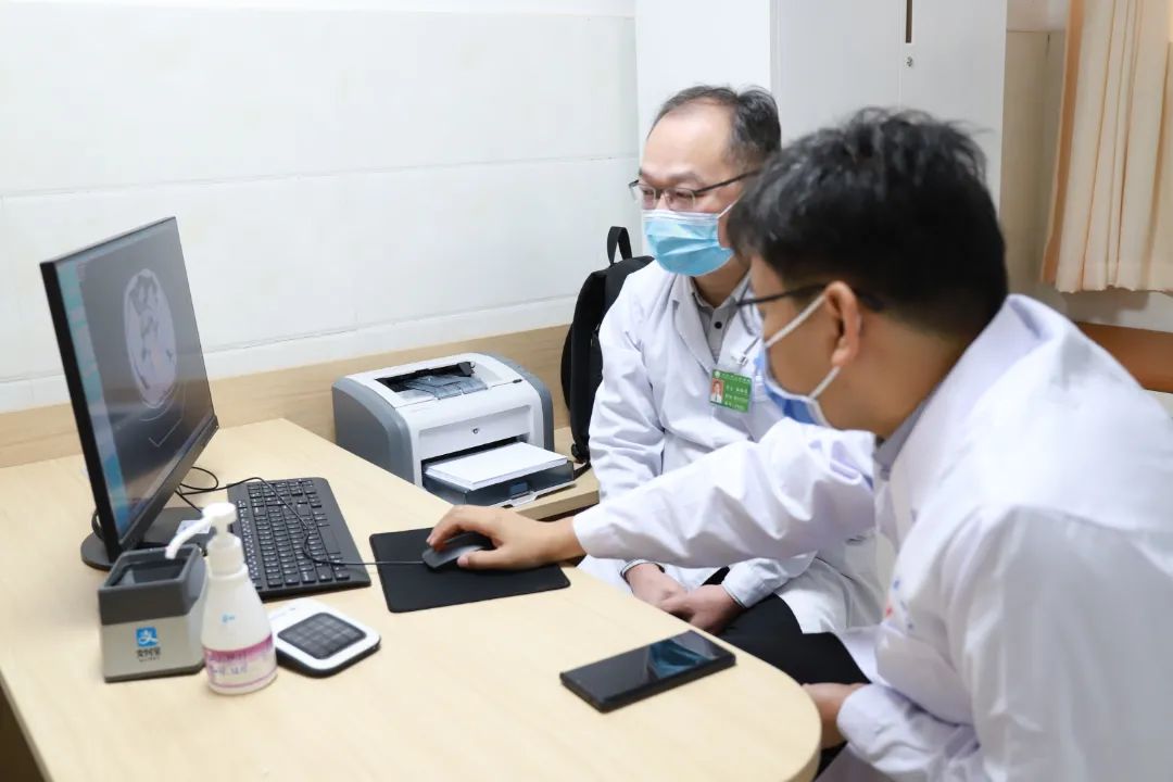 河南省人民医院肝胆胰腺外科专家定期莅临登封市人民医院