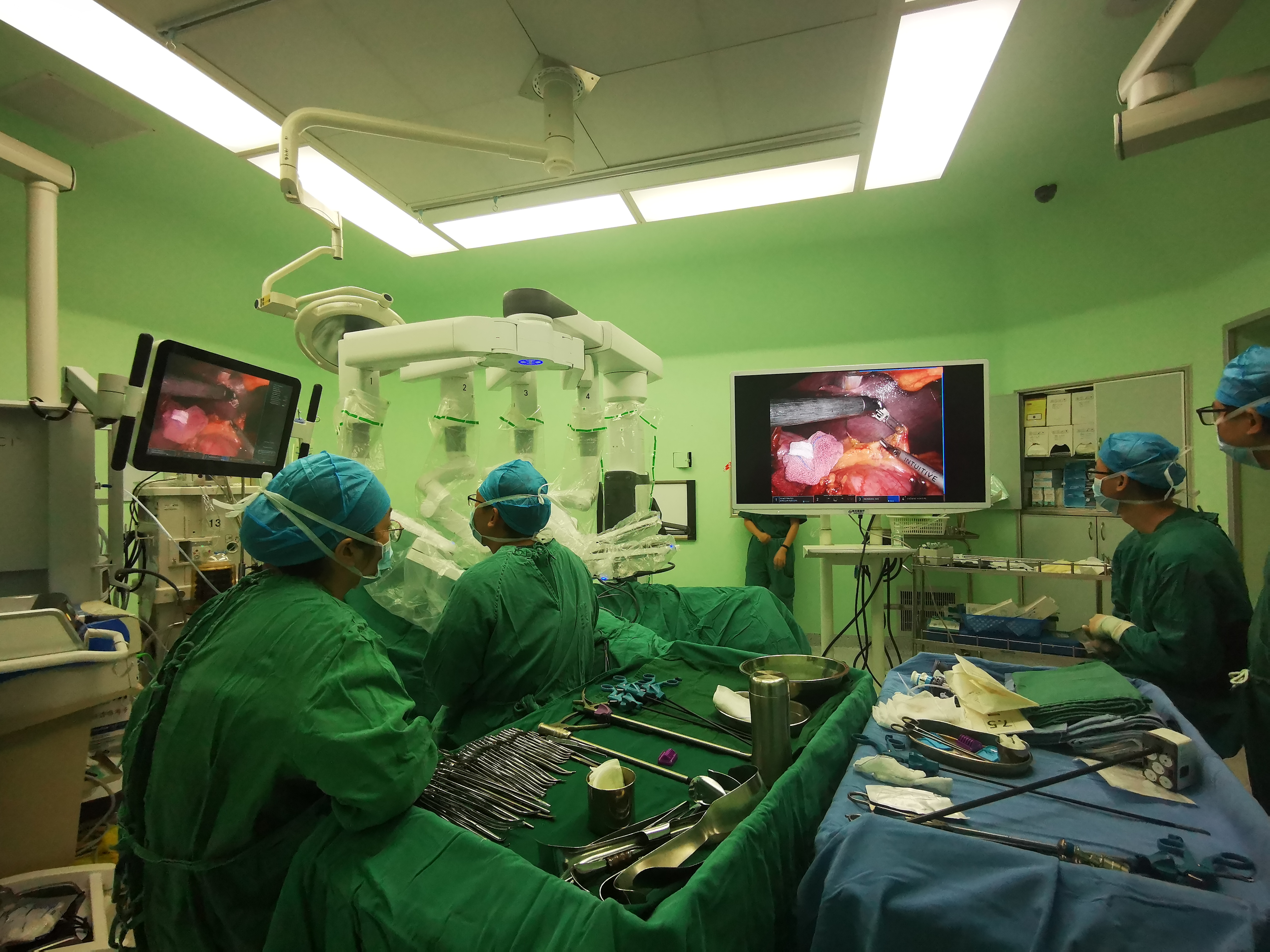 「达芬奇」机器人持续助力广西壮族自治区南溪山医院胃肠道肿瘤的外科治疗