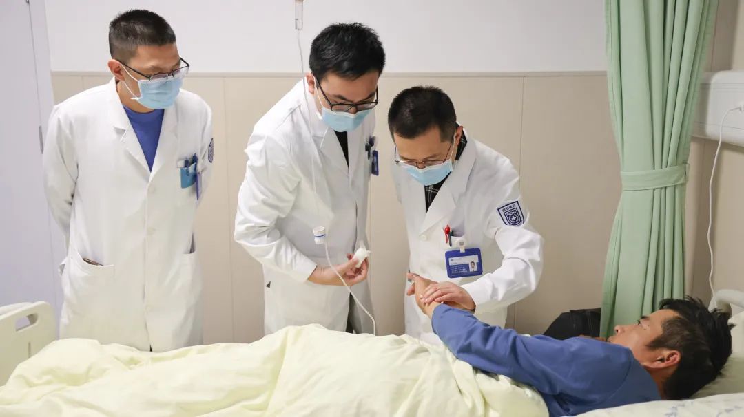 南京江北医院正式成立手足显微外科