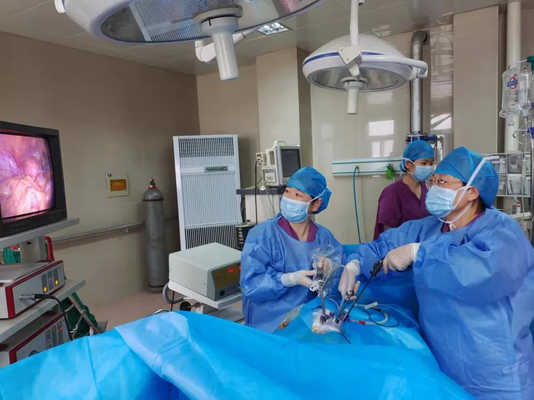 玉田县中医医院妇科独立开展首例单孔腹腔镜手术