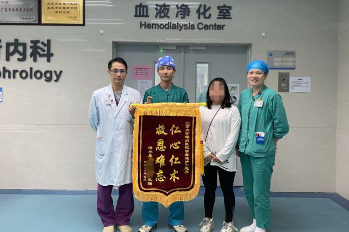 参加亲人葬礼时有人昏倒，北大深圳医院护士出手相救