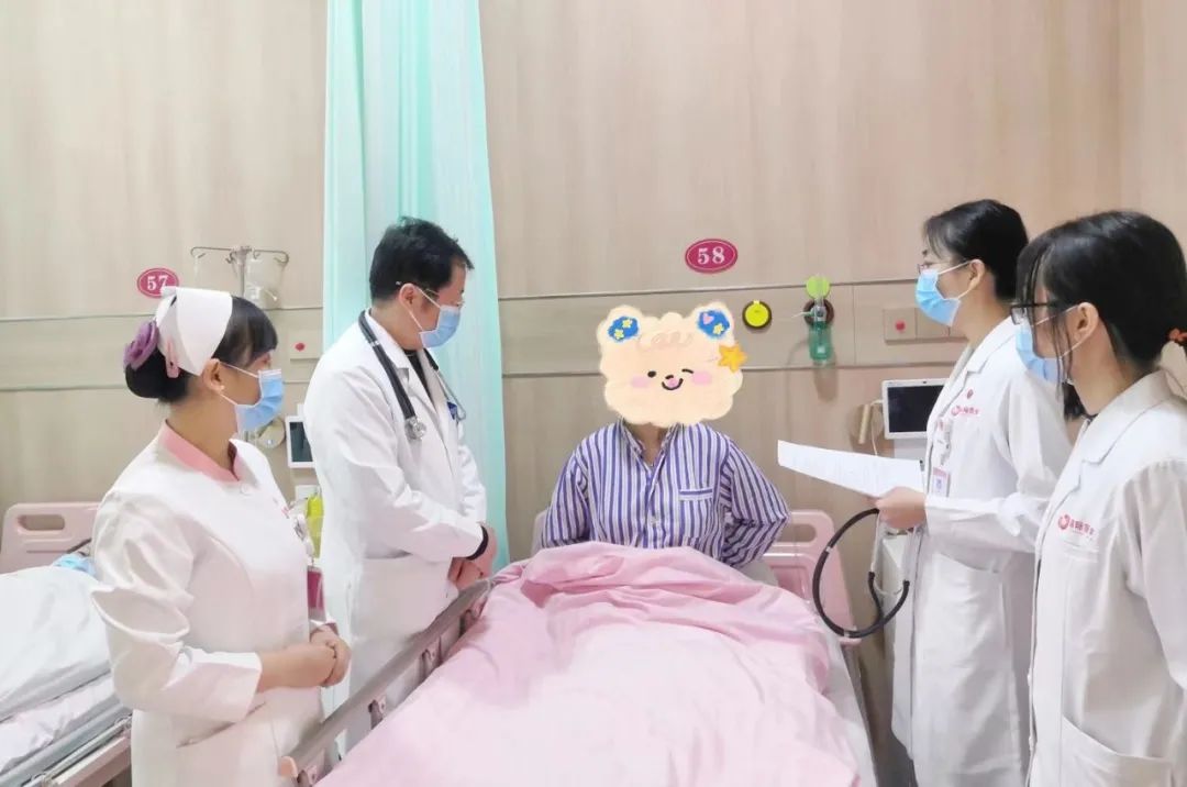 都是鹦鹉「惹的祸」！26 岁养鹦鹉女子因高烧不退住进了医院……