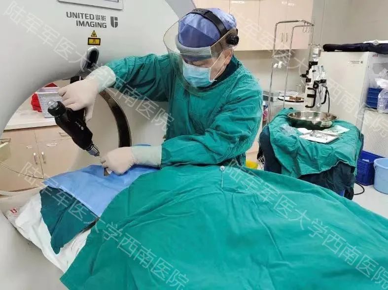全球首例！核医学科完成碘-125 粒子治疗颅内外交通性、难治性巨大腺样囊腺癌