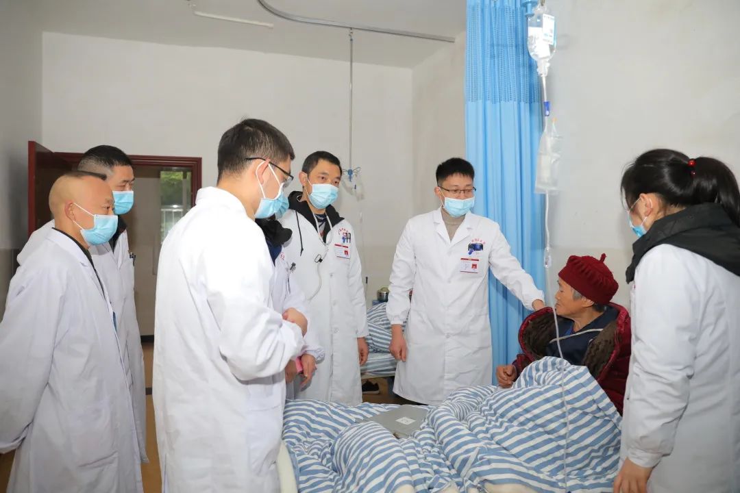 合江县中医医院专家组团下乡义诊