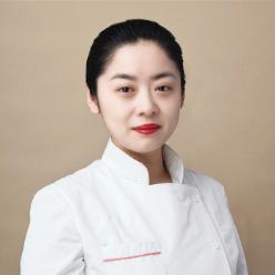 侯潇萌