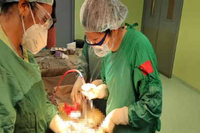 孕妇完全性前置胎盘产前大出血 中国医生紧急救治化险为夷