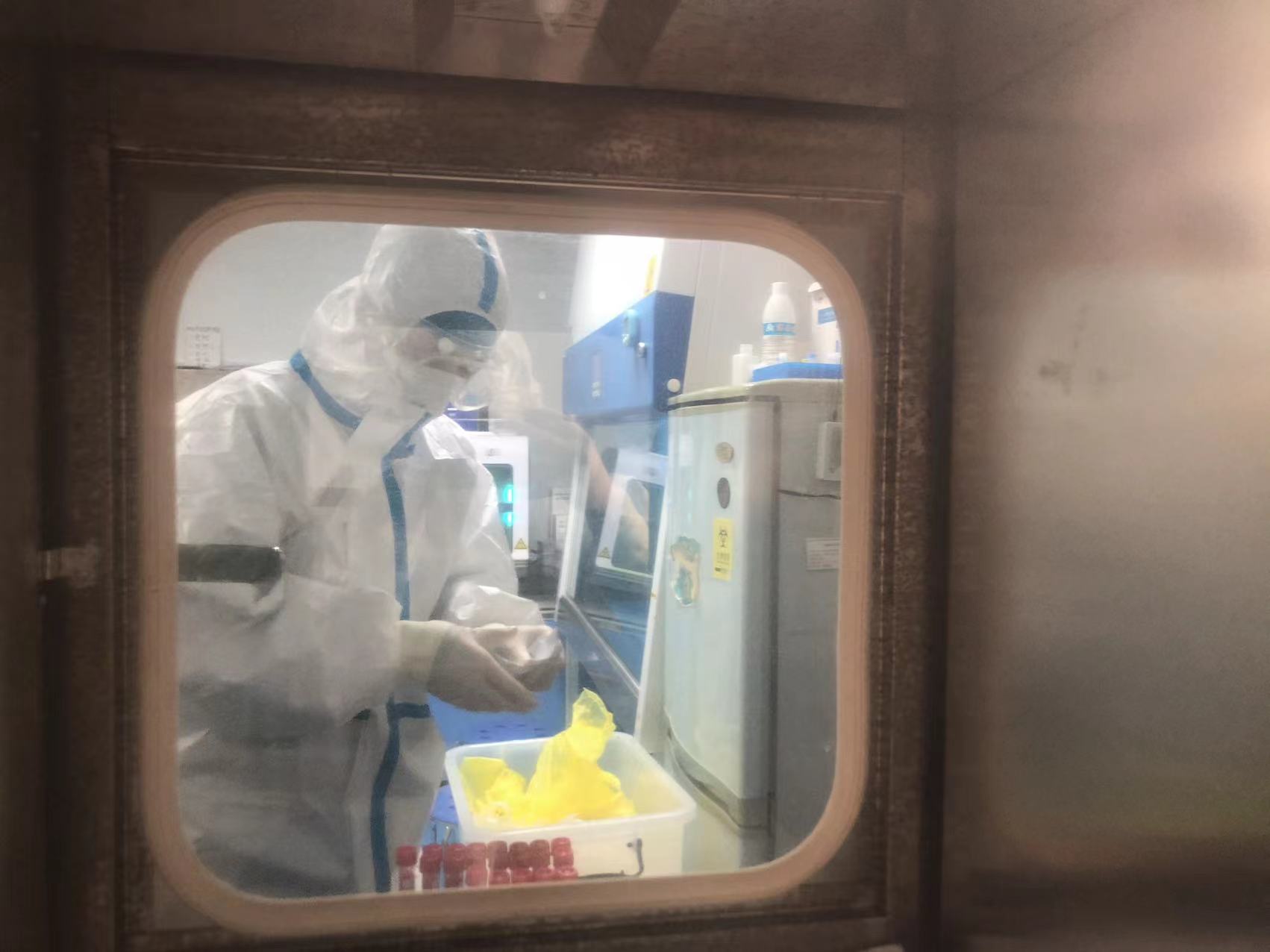 广西壮族自治区南溪山医院检验科:核酸检测报告背后的隐形战士