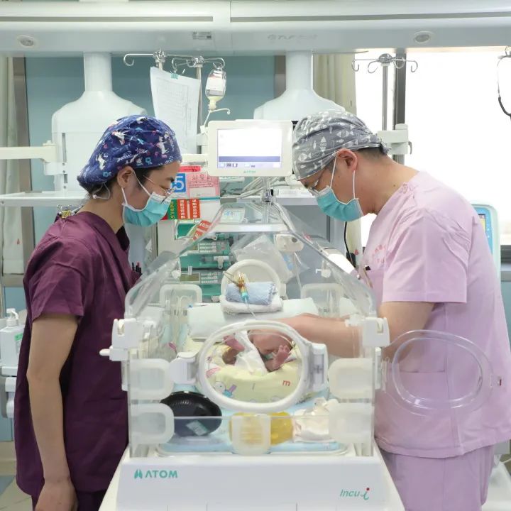 快！23 周早产！1.4 斤的「巴掌宝宝」生命闯关！