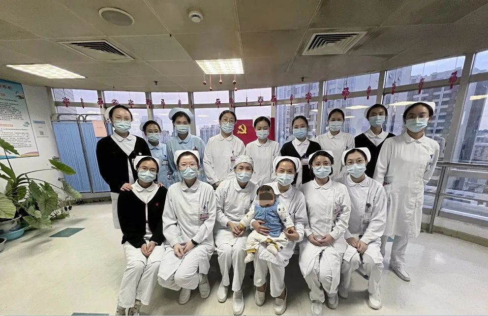 上海东方肝胆外科医院成功救治低龄巨大肝母细胞瘤患儿